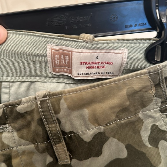 Gap khaki high rise - Picture 6 of 6